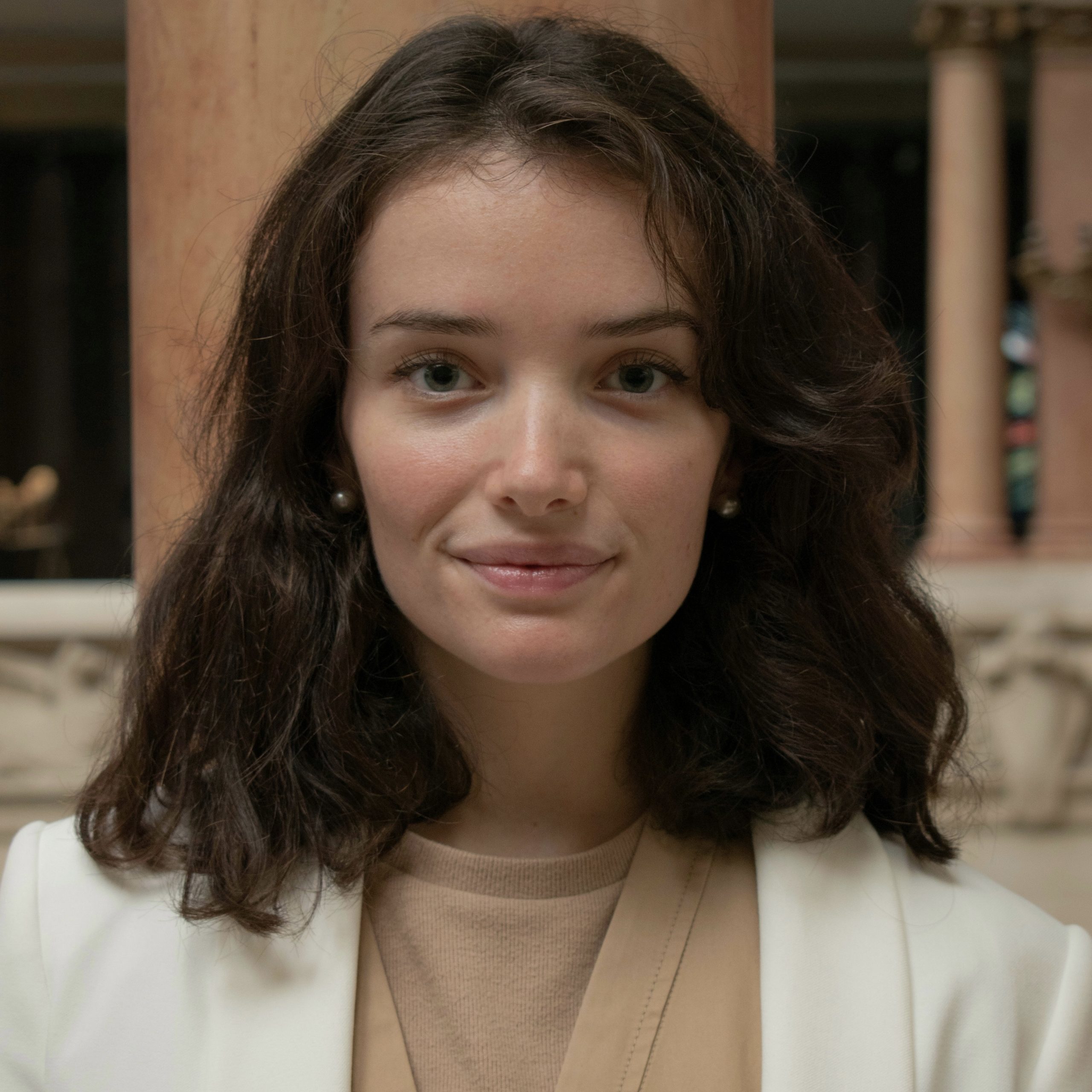 2020-Portrait-Laura