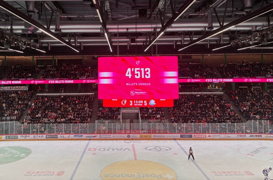 Une image contenant Faire du patin à glace, hockey, Site sportif, stade

Le contenu généré par l’IA peut être incorrect.